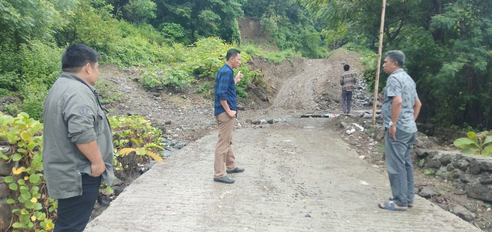 Aktivitas Tambang di Desa Kupa Rusak Drainase dan Jalan Provinsi