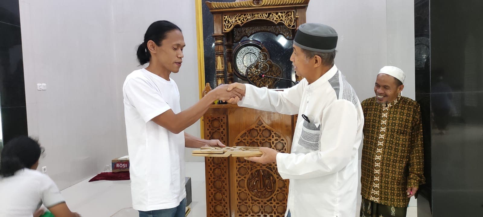 Maspul Care Hadirkan Gerakan Berbagi Rekal Al Qur’an di Mesjid Miftahul Khair Enrekang