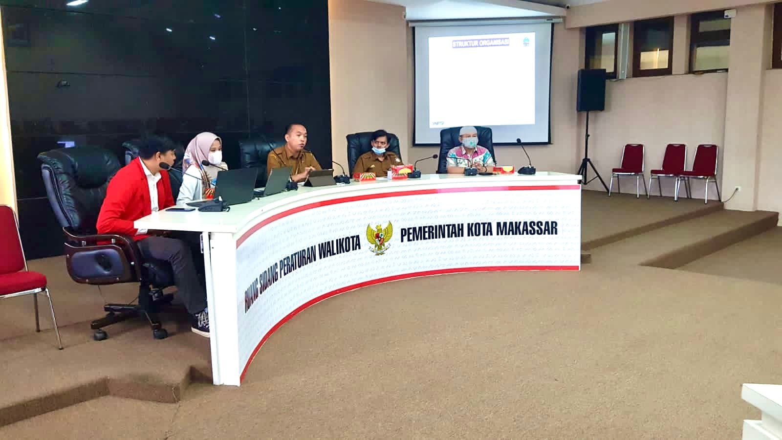 Belajar Manajemen Perkantoran, Mahasiswa Administrasi Publik Unhas Kunjungi Kantor DPMPTSP Makassar