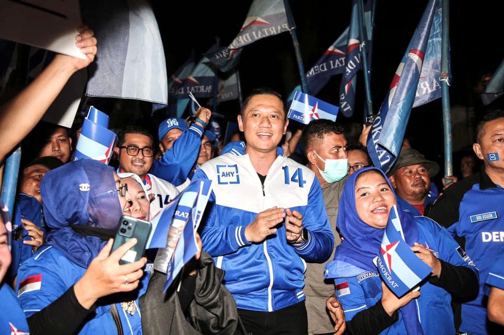 Jalan Kaki Ke KPU Diiringi Ratusan Kader, AHY: Kami Siap Ikut Pemilu, Perjuangkan Perubahan & Perbaikan
