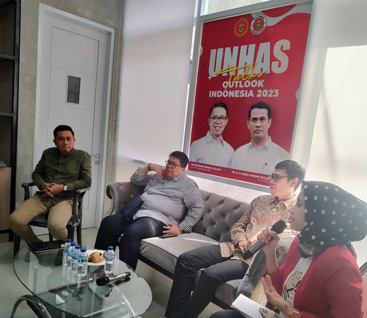 Songsong 2023 Penuh Optimesme, IKA Unhas Jabodetabek Gelar Unhas Talk