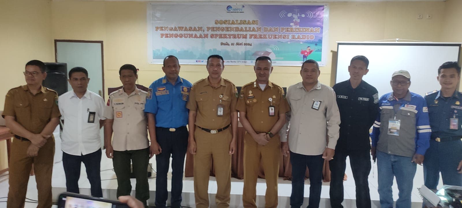 Loka Monitor Spektrum Frekuensi Radio Ambon Bersama Dinas Kominfo SBT Gelar Sosialisasi