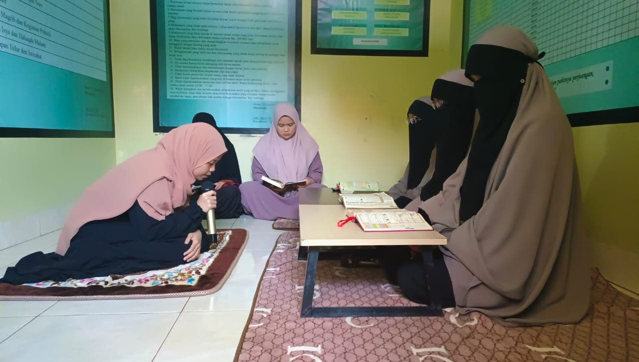 Mita Apriliyanti: Khatam Al-Qur’an di Tengah Amanah sebagai Bendahara