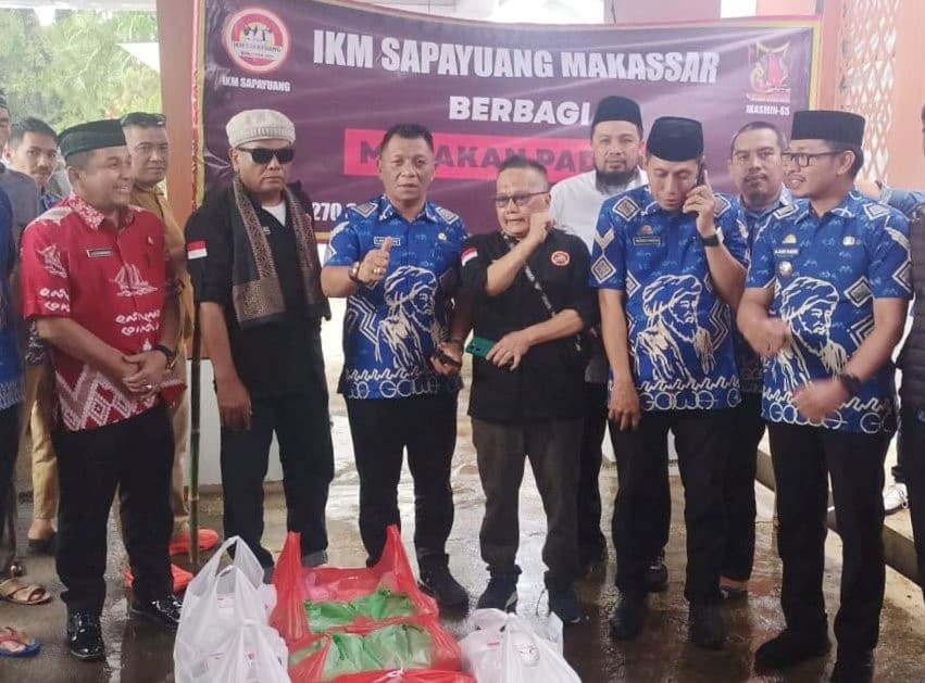 Bagikan 2.180 Nasi Padang Pada Jum’at Berkah, H. Ferry Taslim Dt. Toembijo Apresiasi Semangat Gotong-royong Para Saudagar & Donatur IKASMIN-SS