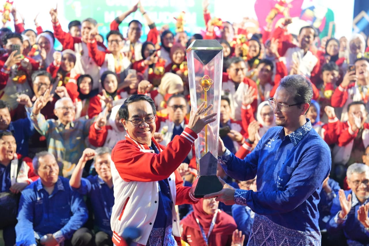 Unhas Pertahankan Piala Adhikarta Kertawidya di PIMNAS 38