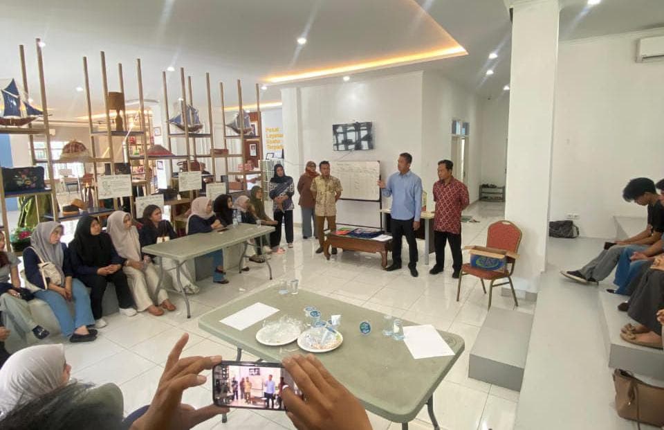 Mahasiswa ITB Nobel Indonesia Belajar Bisnis via Gim di PLUT Sulsel