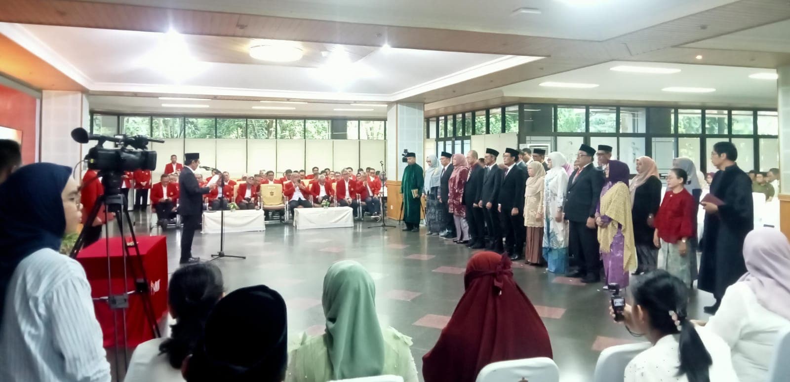 Lantik Pejabat Baru, Rektor Unhas Ingatkan Konsekuensi Jika Target Kinerja Tak Tercapai